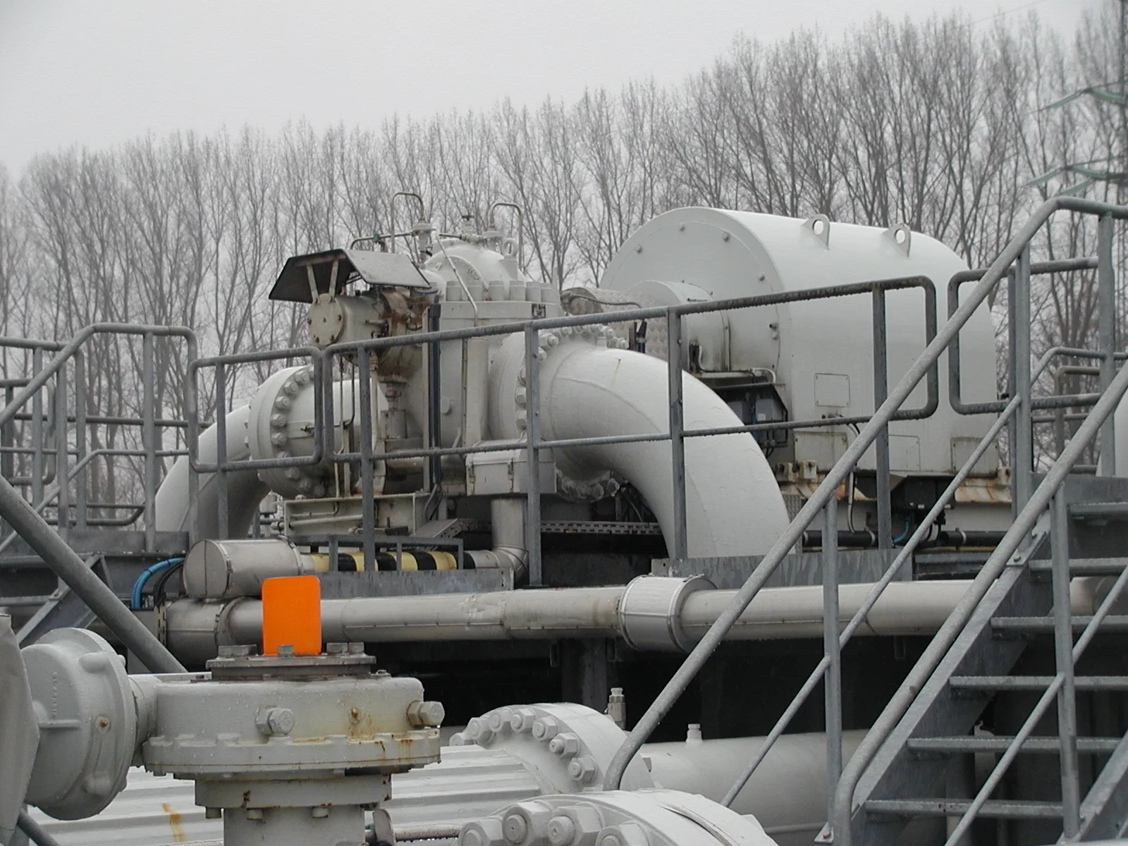 Industrial pipeline pump